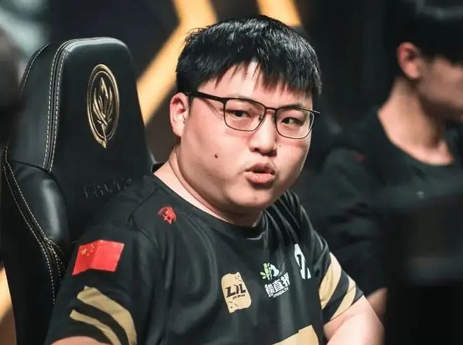 RNG不断突破！，巴特勒连续十场比赛得分超过出色防守赢得满堂喝彩(电影疾速备战4)