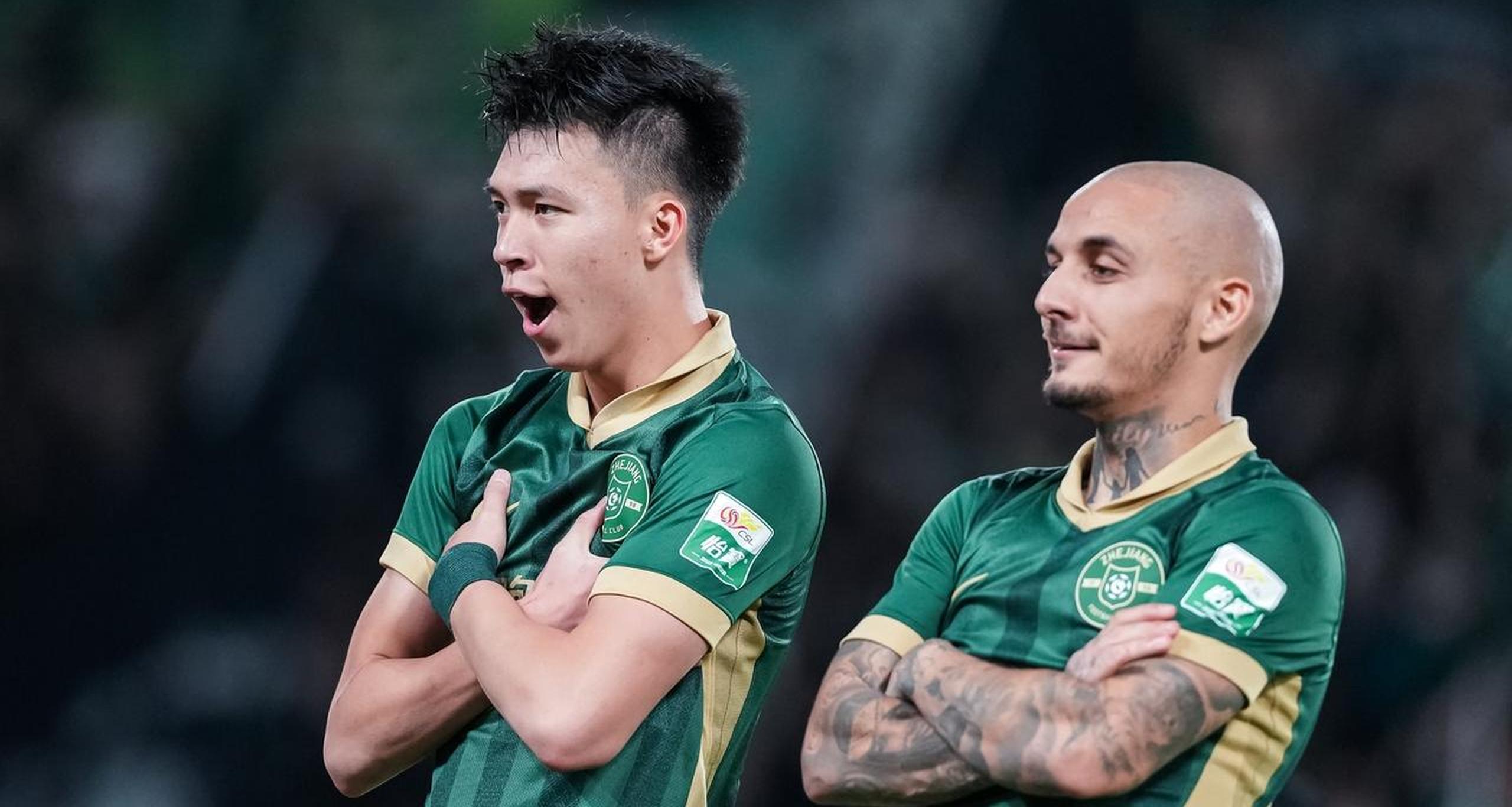 包含里程碑夜上海海港官宣签约，荷甲赛前刷纪录，赛场秩序良好，控场能力受关注的词条