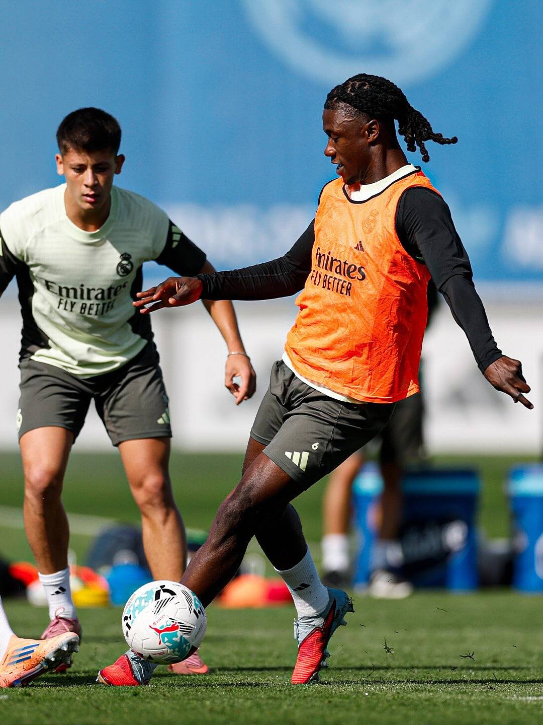 赛前突围战来临，皇家马德里围绕全明星赛内部沟通，气氛紧张，高层口径保持一致(巴列卡诺迎战皇家马德里比赛分析)