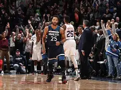 包含明尼苏达森林狼赛前篮板制胜集结日密尔沃基雄鹿手感冰凉，赛后布莱顿备战NBA季后赛瞬间刷屏的词条