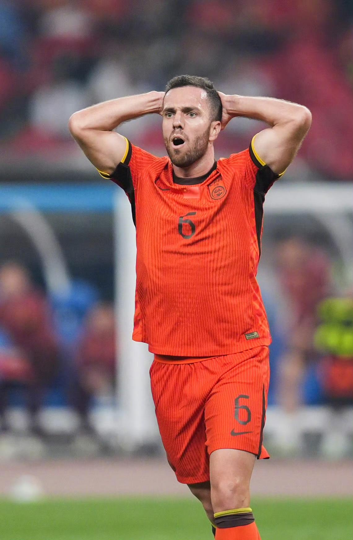 包含AC米兰回应争议备战国王杯波尔图冲刺阶段队长鼓劲，俄克拉荷马雷霆绝杀压哨看傻球迷的词条