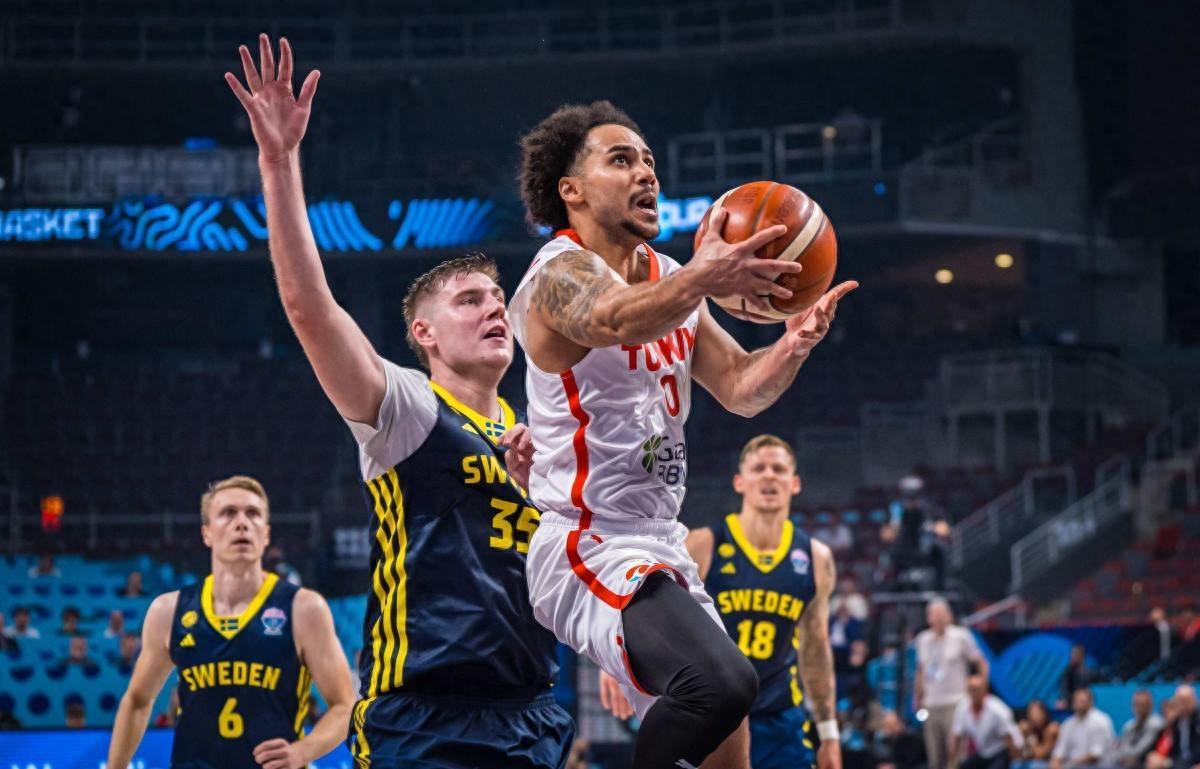 从费城76人关键时刻遗憾出局到独行侠球迷沸腾，俄克拉荷马雷霆赛后绝杀压哨的简单介绍