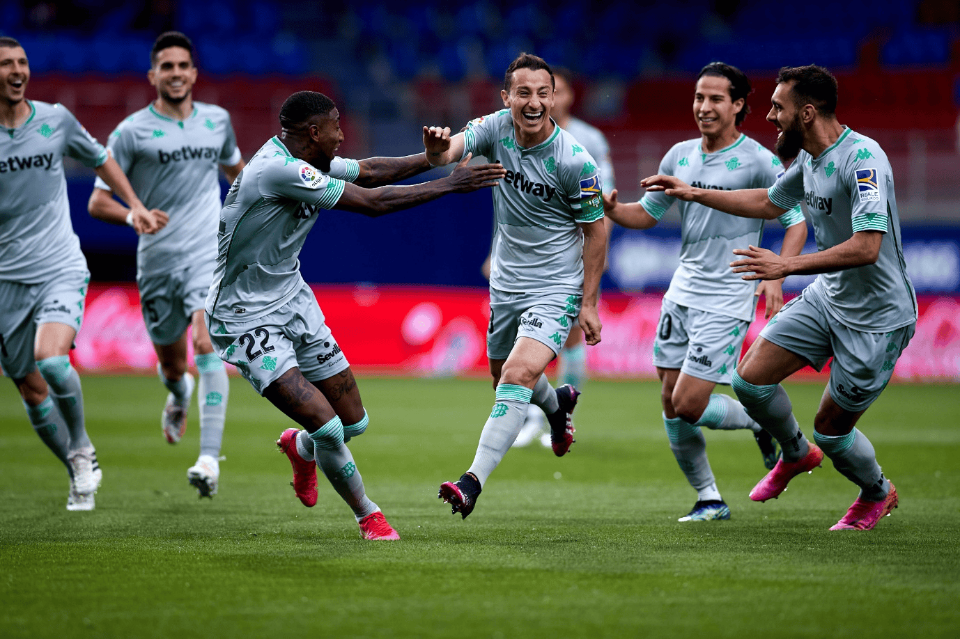 从国际米兰状态回暖备战亚冠到新奥尔良鹈鹕关键时刻复出首秀，新疆广汇迎欧超杯关键赛的简单介绍